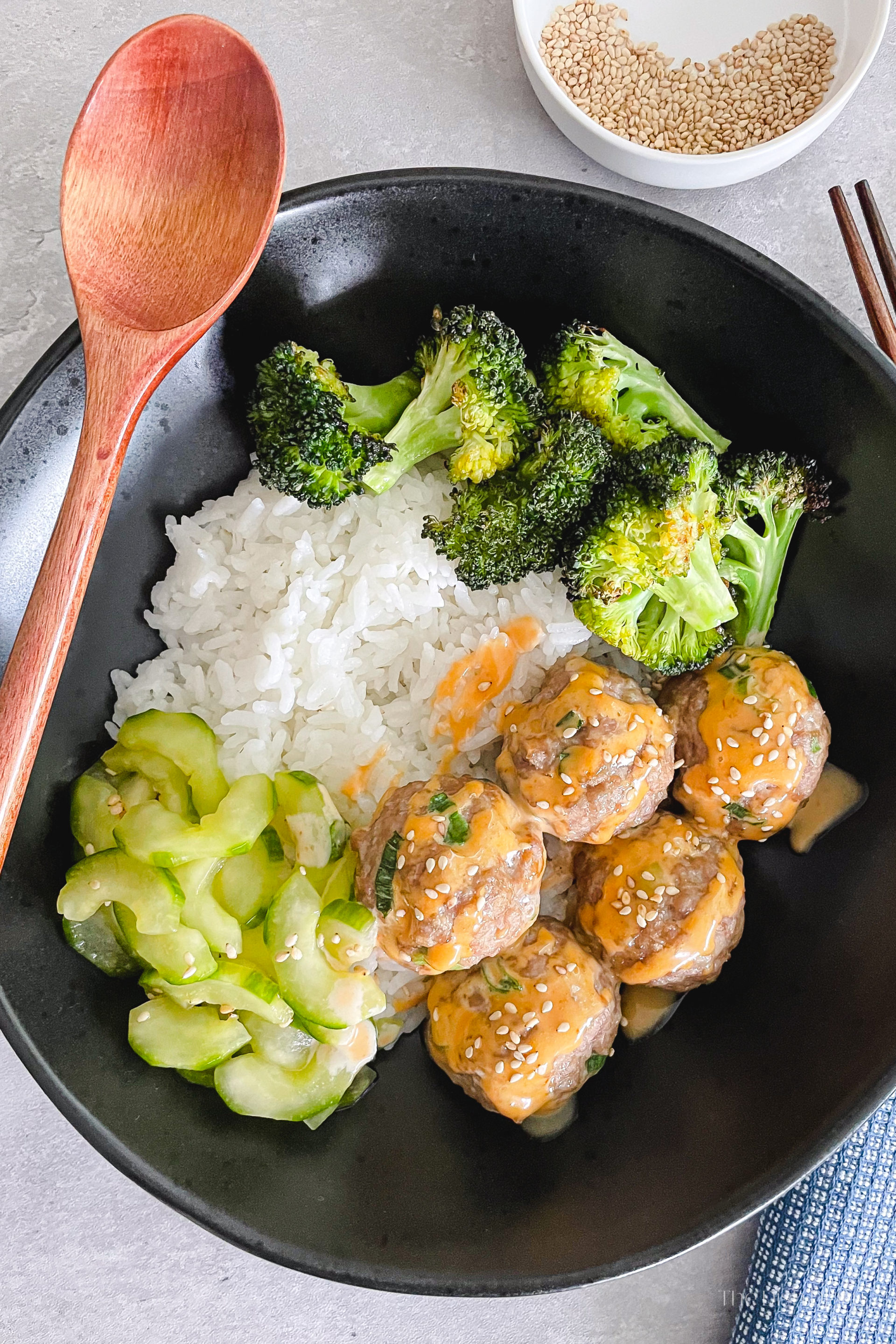 Baked Meatballs with Sriracha Mayo