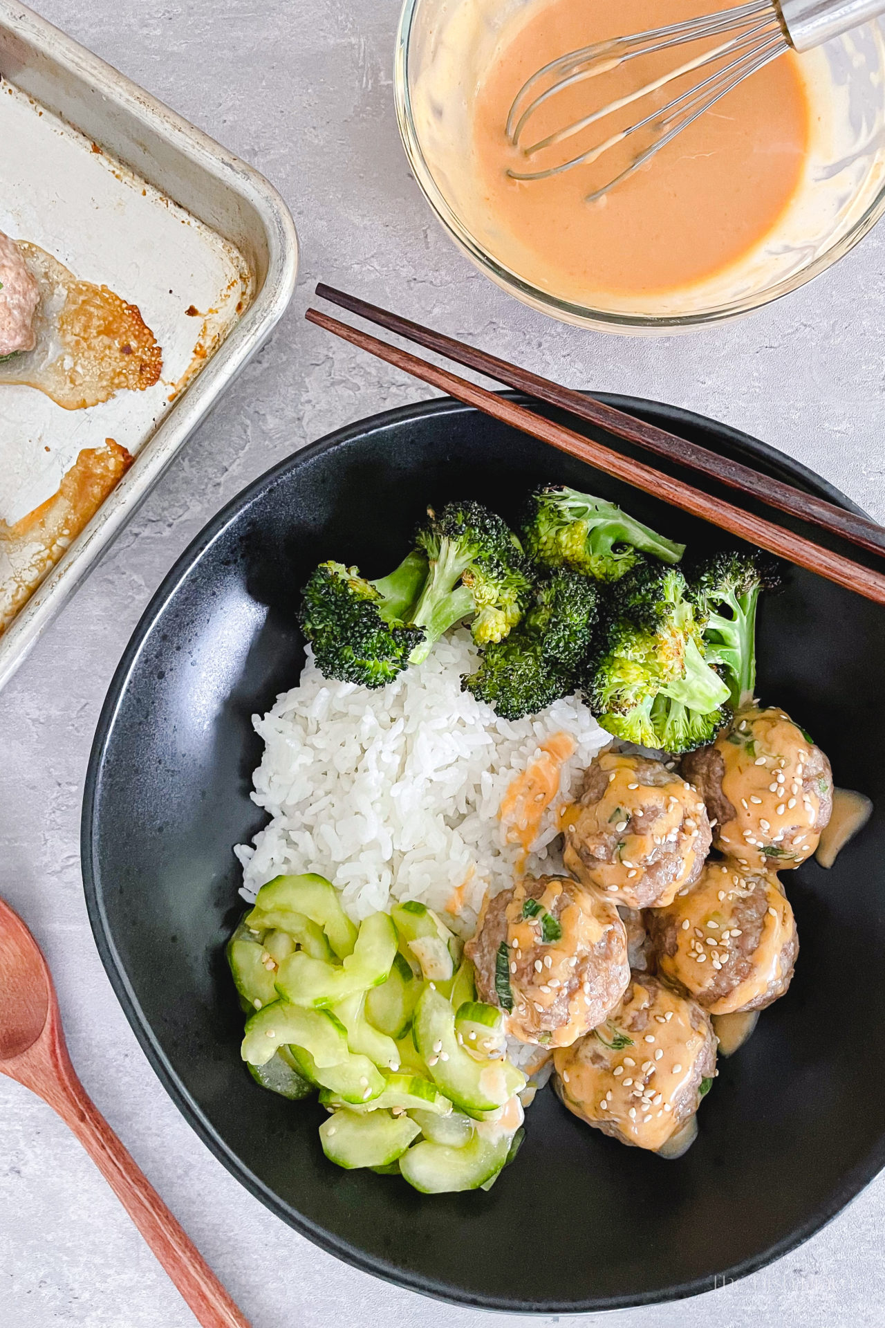 Baked Meatballs with Sriracha Mayo