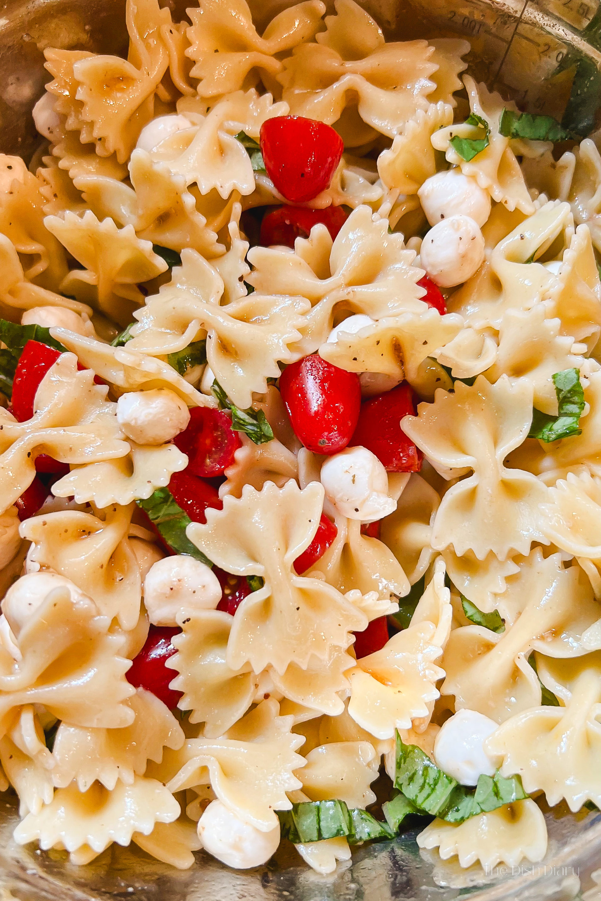 Quick Caprese Pasta Salad