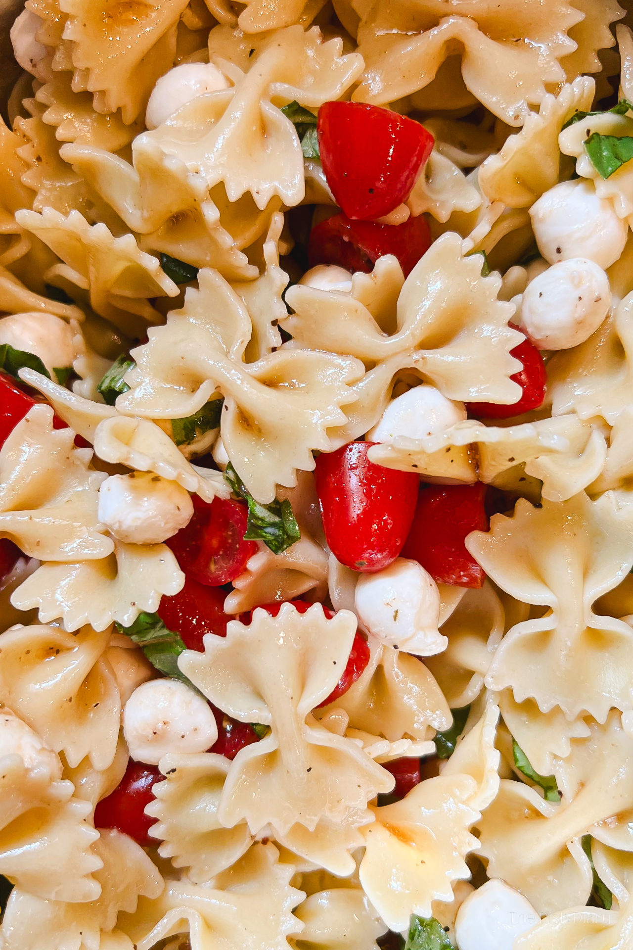 Quick Caprese Pasta Salad