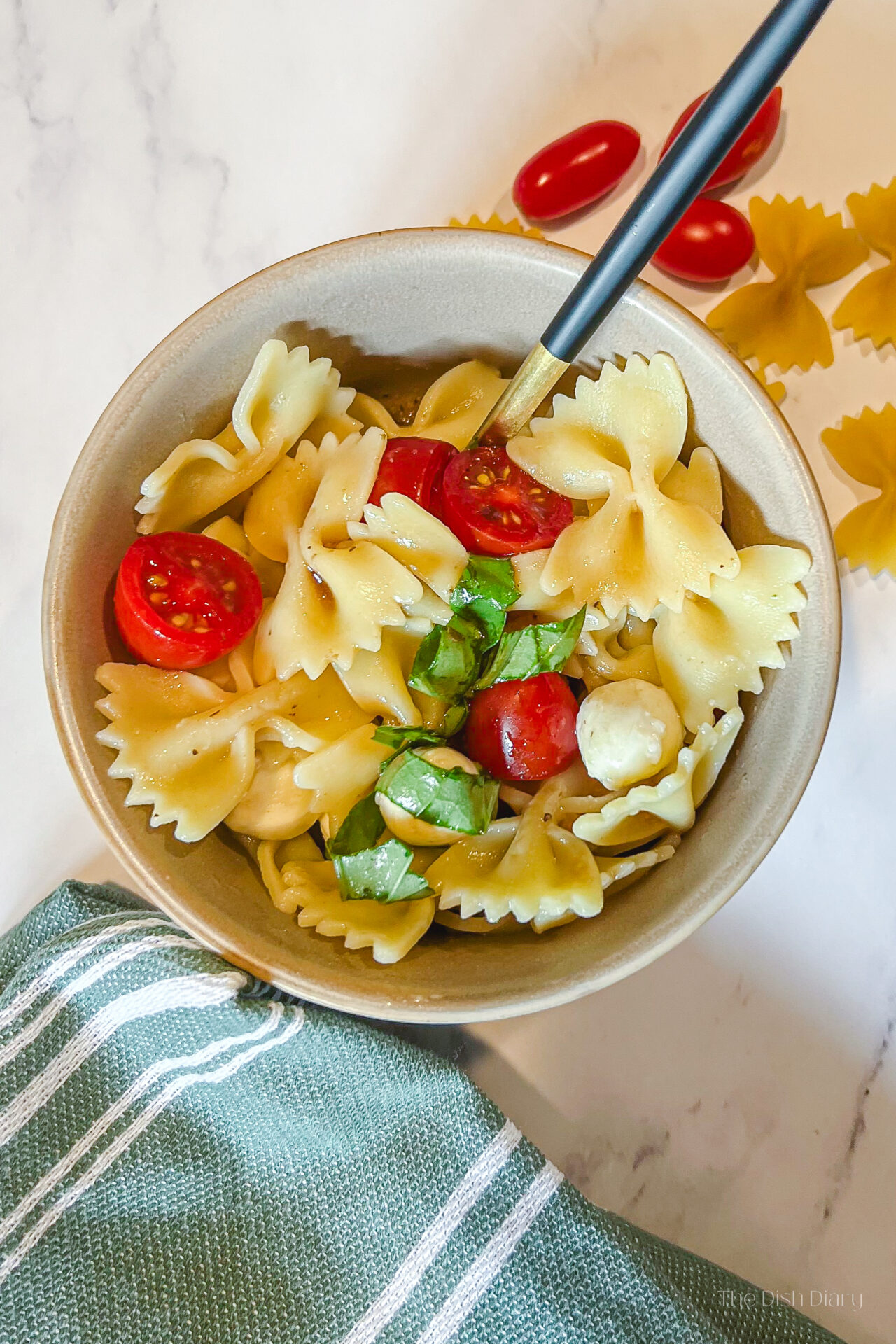 Quick Caprese Pasta Salad