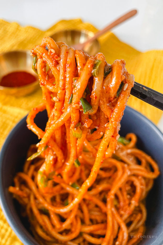 Creamy Gochujang Peanut Butter Noodles