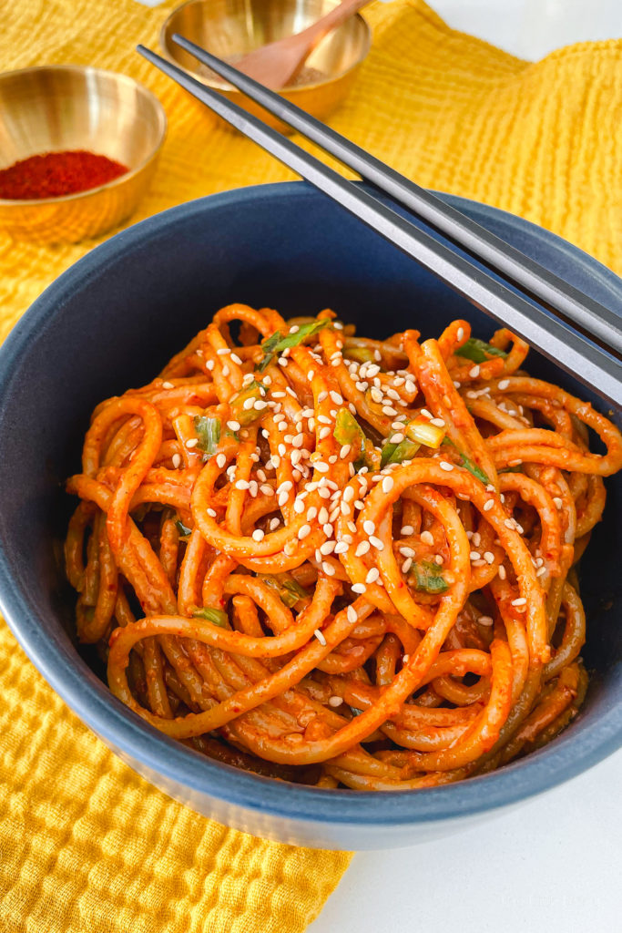 Creamy Gochujang Peanut Butter Noodles