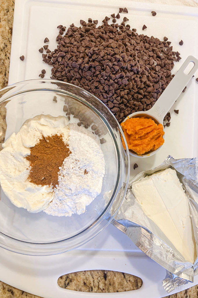 Pumpkin Spice Cannoli Dessert Ball